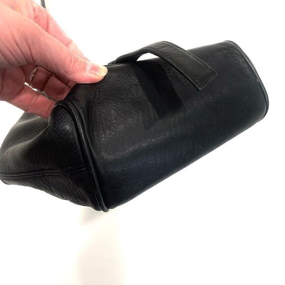 TIGNANELLO Leather Sling Shoulder Bag - Picture 5 of 9